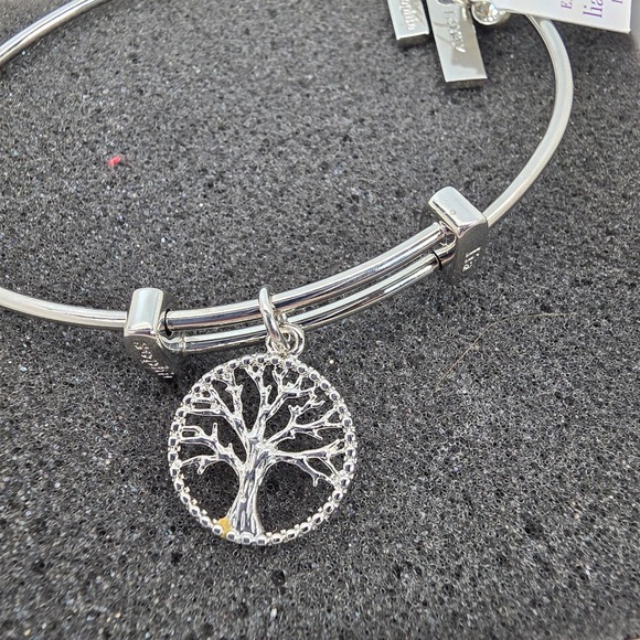 Lia Sophia Love Your Life Family Tree Charm Bangle Bracelet Fashion Jewelry - Picture 3 of 4